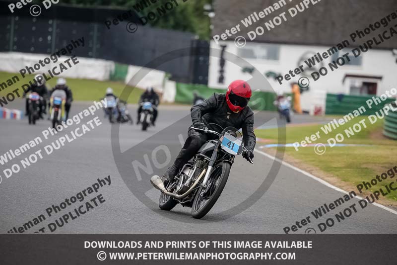 Vintage motorcycle club;eventdigitalimages;mallory park;mallory park trackday photographs;no limits trackdays;peter wileman photography;trackday digital images;trackday photos;vmcc festival 1000 bikes photographs